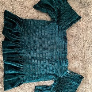 Pretty cute velvet top! Never wore!